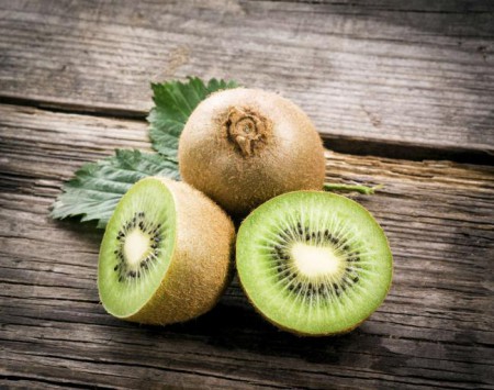  kiwi una de las 5 mejores frutas para la salud.